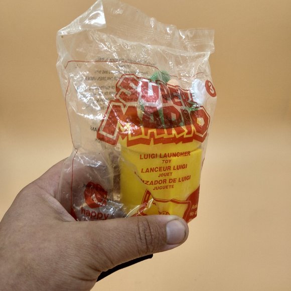 McDonald's Happy Meal Toy Super Mario Brothers Luigi Launcher Toy 2017 New NIB - Picture 2 of 5